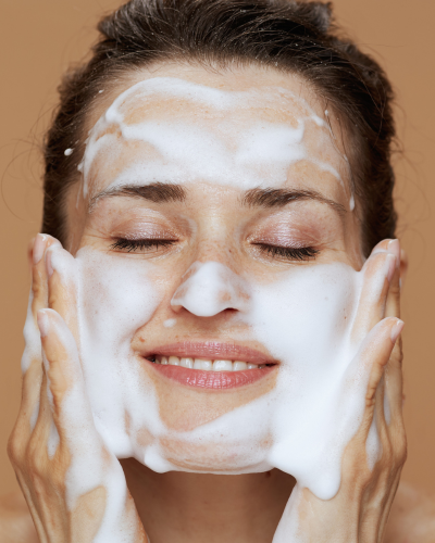 Rožu sejas attīrošas putas, 150ml