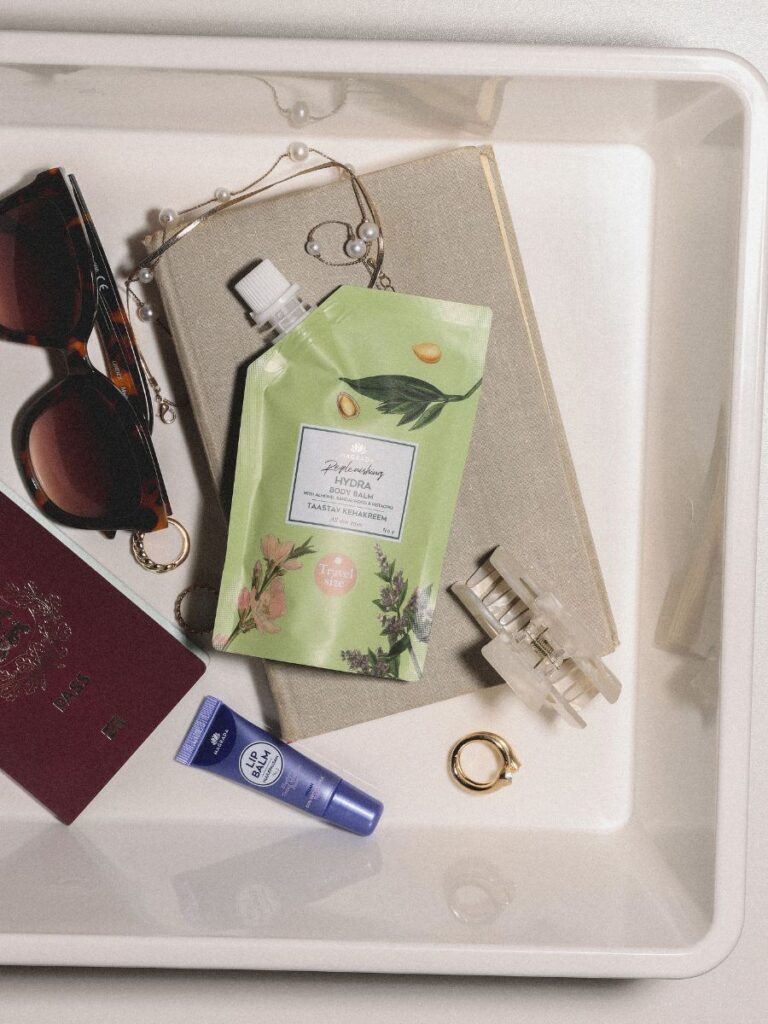 Magrada X Lauren: Atjaunojošs ķermeņa balzams ceļojuma izmērs - 100ml